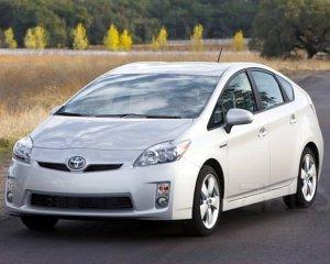 Toyota Prius auto ibrida terza generazione