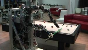 Robot gioca biliardo Germania Thomas Nierhoff