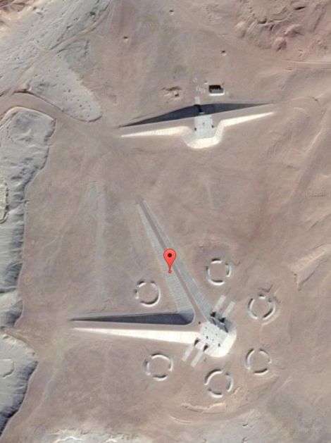 Astronavi Aliene Nel Deserto Egiziano In Google Maps Ma Anche