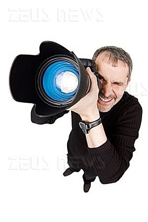 Fermato perché senza licenza di fotografare