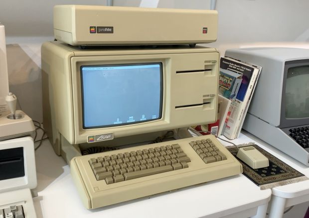 Apple Lisa Computer