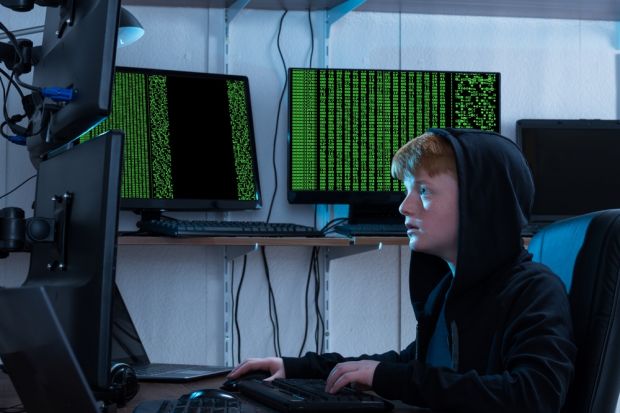 hacker adolescente viola server apple per trovare 