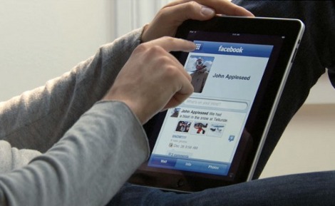 Facebook app iPad 4 ottobre Apple