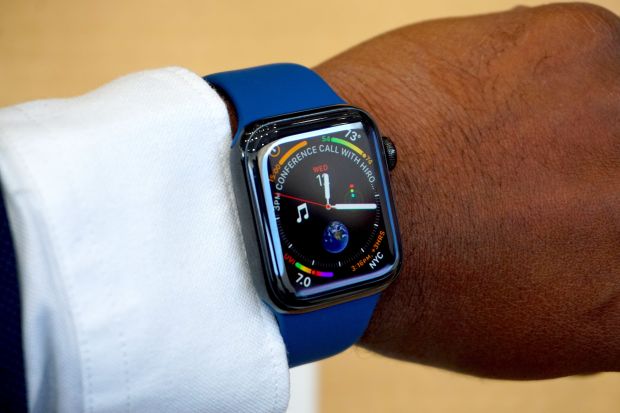 apple watch series 4 ora legale solare crash