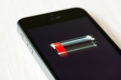 batteria smartphone autoricarica wireless