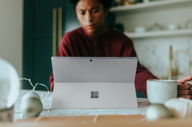 win11 25h2 bloatware