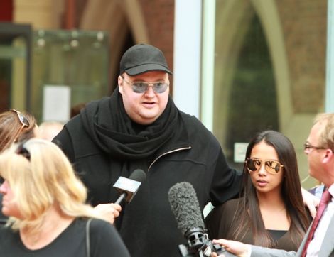 kim dotcom online