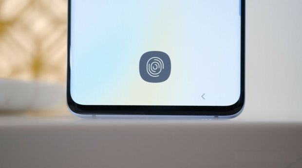 Galaxy s10 lettore impronte ingannato