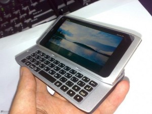 Nokia N9 successore N900 MacBook Pro alluminio