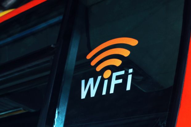 wifi router broadcom falla 16 anni