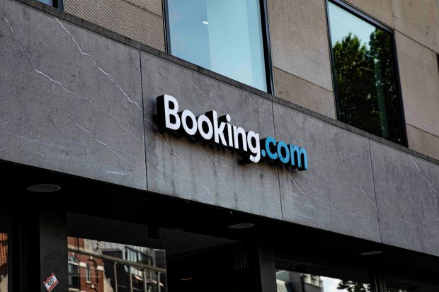 booking com attacco dati