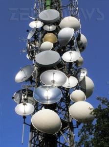 Antenne di un'azienda telefonica sulla collina di