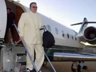 kim dotcom plane 400