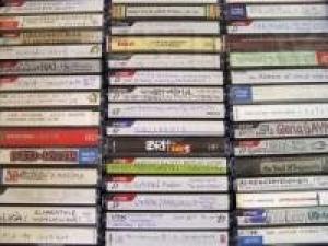 Una collezione di musicassette