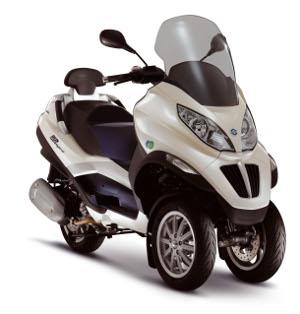 Piaggio MP3 Hybrid 300 ibrido elettrico termico