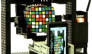Gilday smartphone LEGO risolve cubo Rubik Android