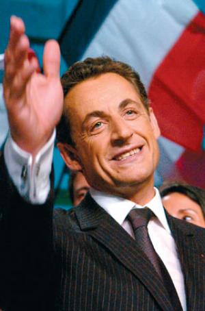 Violata pagina Facebook Sarkozy