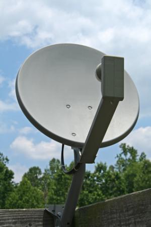 Accordo Sky Fastweb TV satellite banda larga