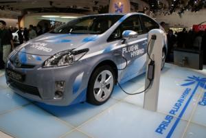 Toyota car sharing condominiale prius plug-in iq