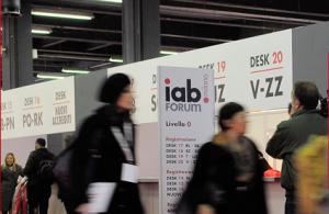 IAB Forum 2011 sorpasso pubblicità web carta 2012