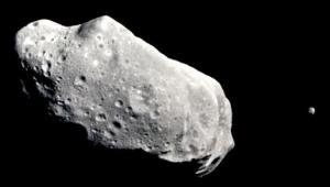 Asteroide 2005 YU55 sfiora terra 325.000 km