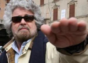 grillo saluto romano