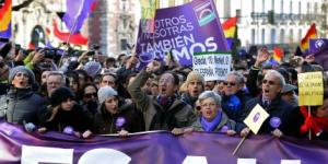 Podemos marching