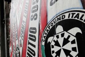 Casapound cartelloni