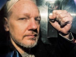 julian assange svezia accusa stupro