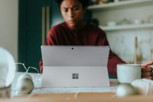 win11 25h2 bloatware