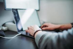 google 75 percento codice ia