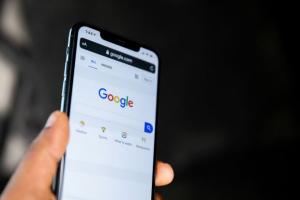 google compensi editori ia